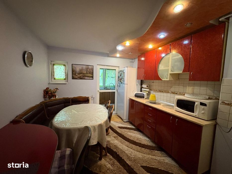 Apartament de vânzare - 3 camere + 2 balcoane + 2 bai, complet mobilat