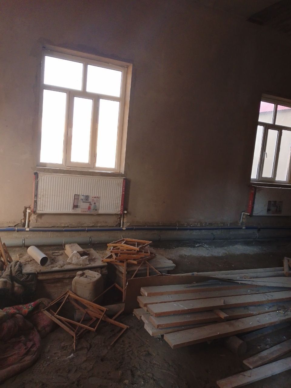 Hovli sotiladi 4.5 sotiqli