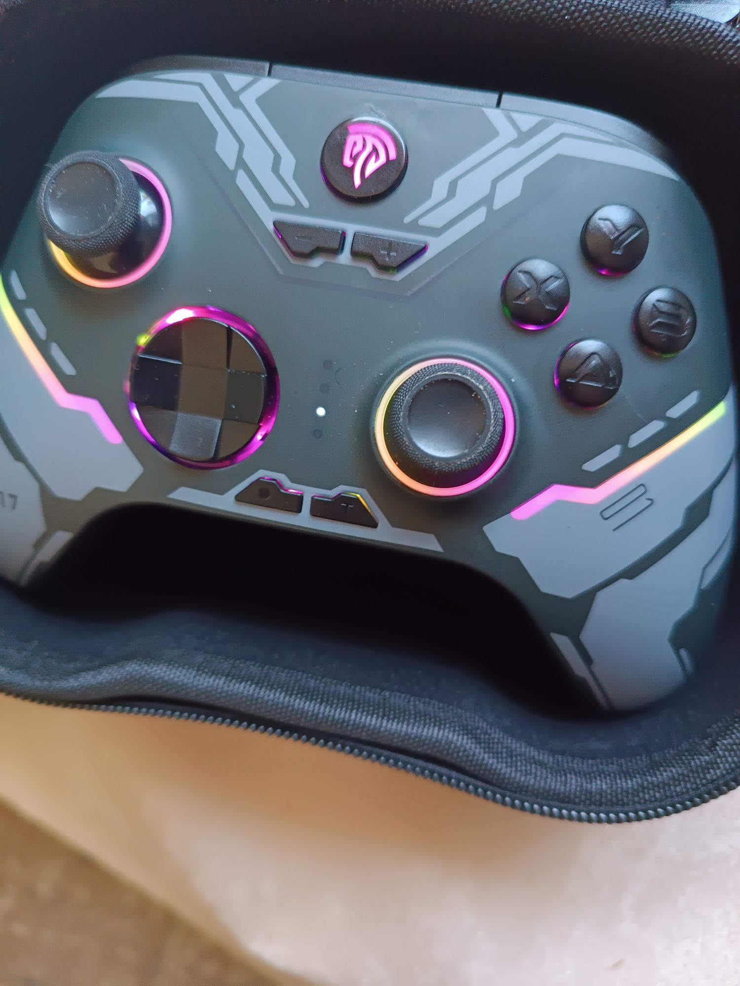 Продам геймпад  EasySMX X 15