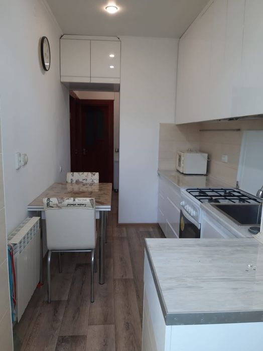 2-комн., 6 мкр., 4 этаж (кирпич, 2004г.п.)