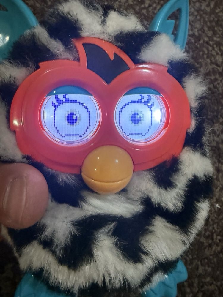 Интерактивна плюшена играчка Furby