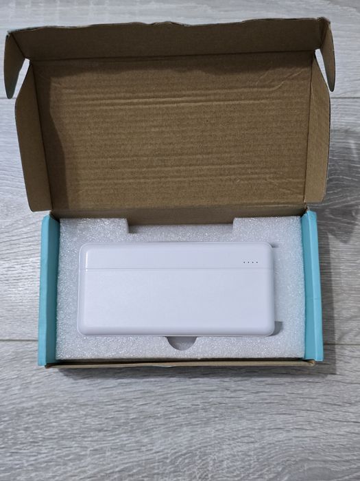 Power Bank 20.000mAh – 2 intrări/ieșiri, USB-C, LED display