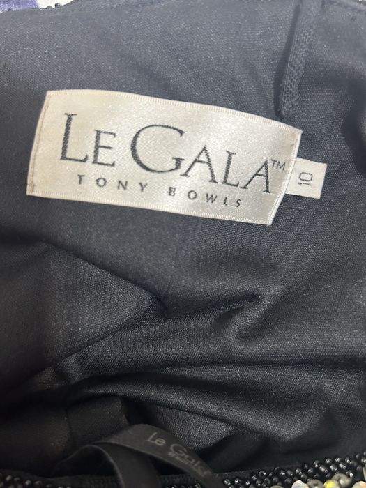 Rochie eleganta seara, lucrata manual stare foarte buna.