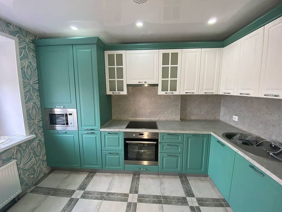 Кухонный мебель из шпона и итальянского фасада!!!