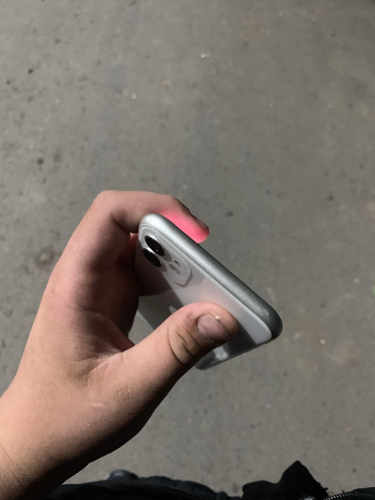 Iphone 11 70тыс.