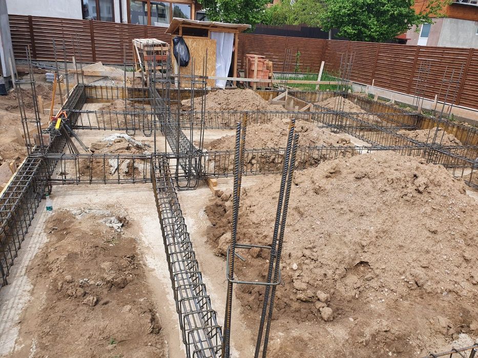 Garduri / Trotuare / Case / Constructii / Drenaj apa/ Termosistem