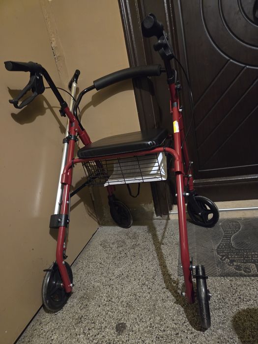 Проходилка  ролатор