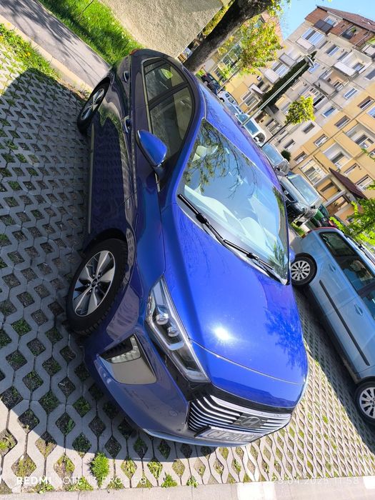 Inchiriez Hyundai Ioniq hybrid pentru Uber/ Bolt