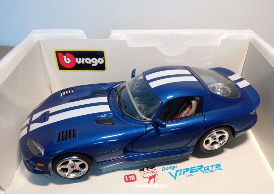 Dodge viper GTS coupe bburago 1 18 
Scara 1:18
Bburago

Pozele reflect