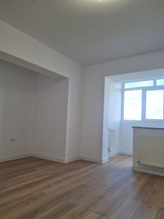Vand apartament decomandat Tecuci