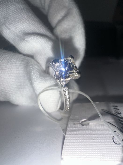 брилианты НАТУРАЛЬНЫЕ золото 750