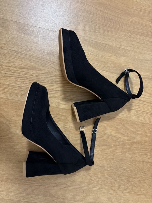 Елегантни дамски обувки