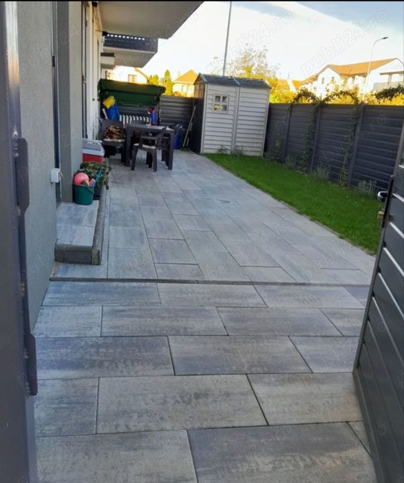 Vând apartament 3 cam cu 2 băi +curte proprie inscrise în CF