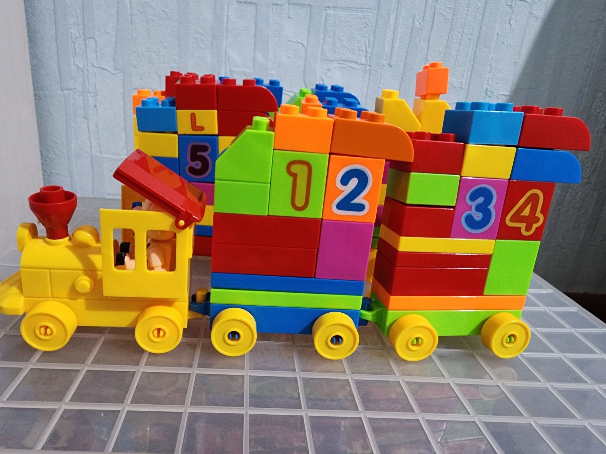Лего паровоз более 100 деталей
