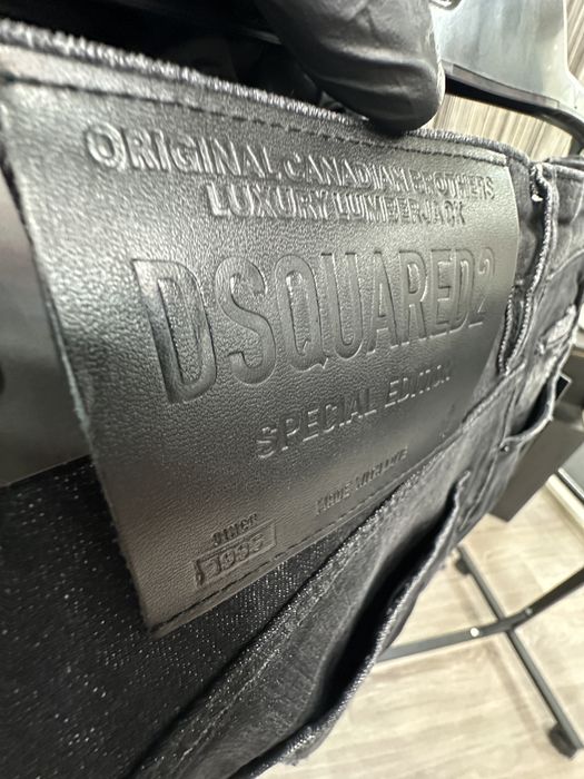 Blugi dsquared2.  vin în mărimile 50L, 52XL, 54XXL, 56-3XL, și 58-4XL.