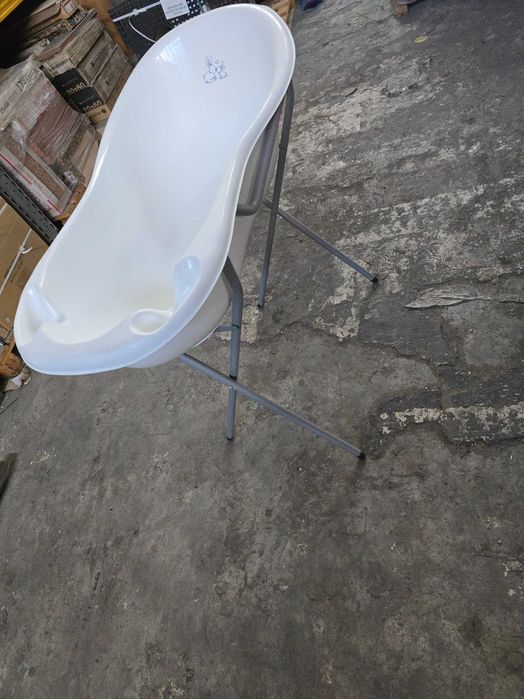 Корито за къпане със стойка