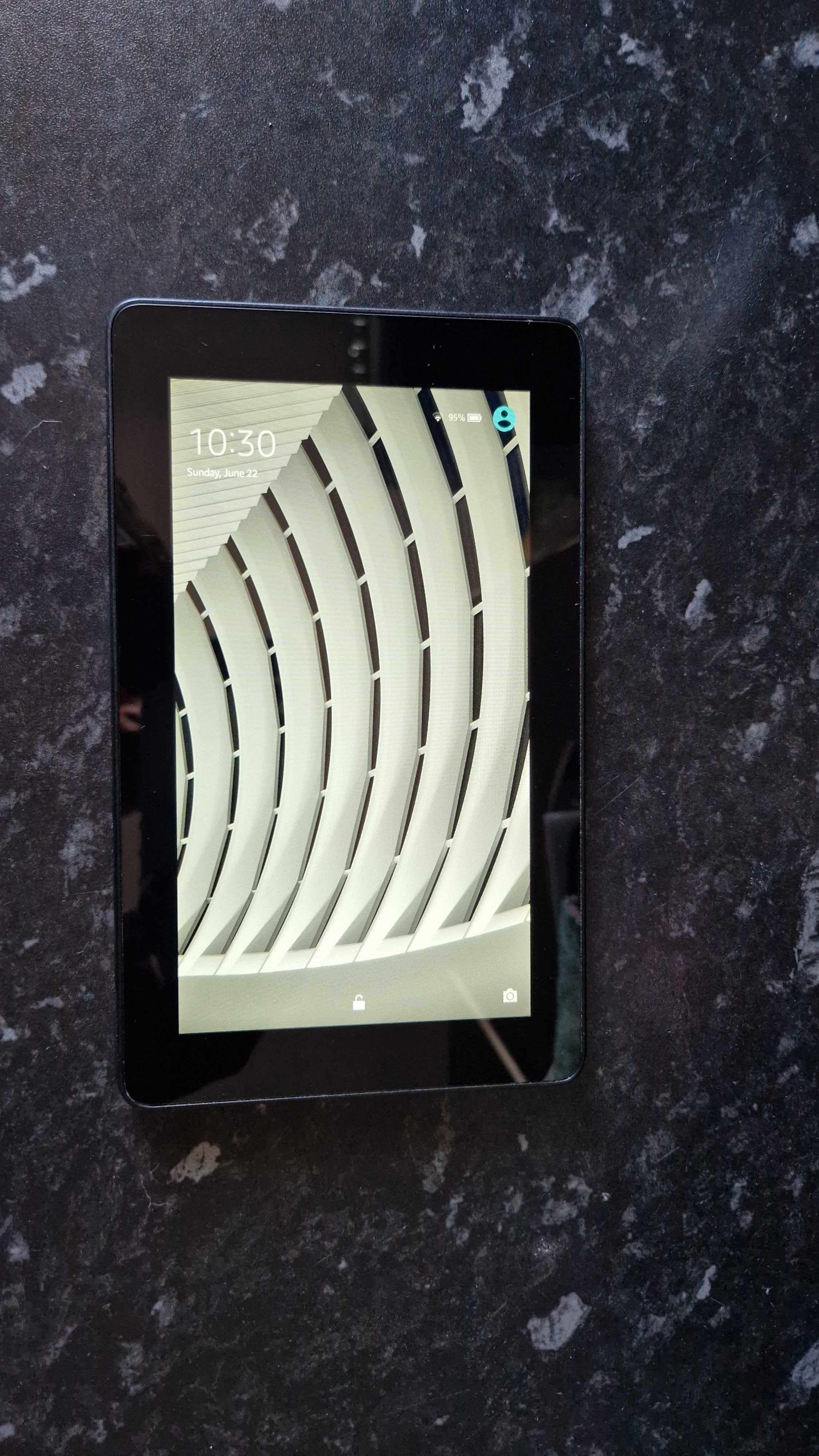 Vand Tableta firma Amazon model Fire 7 ( 5th Generation )  la 100lei