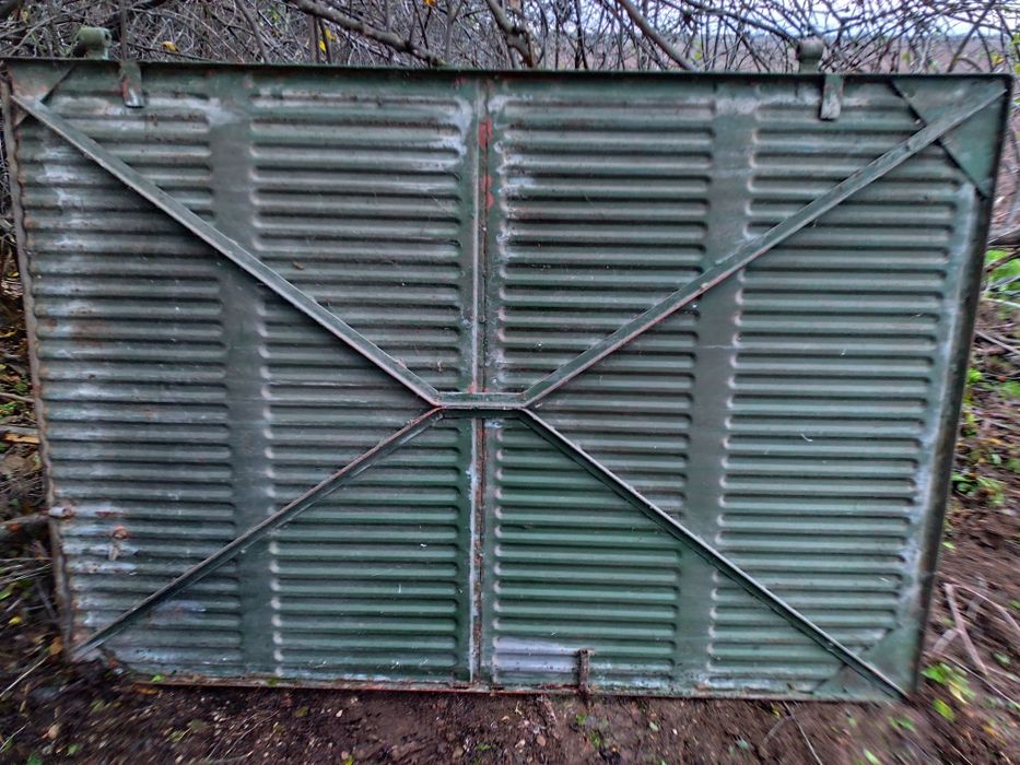 Метална врата от гараж