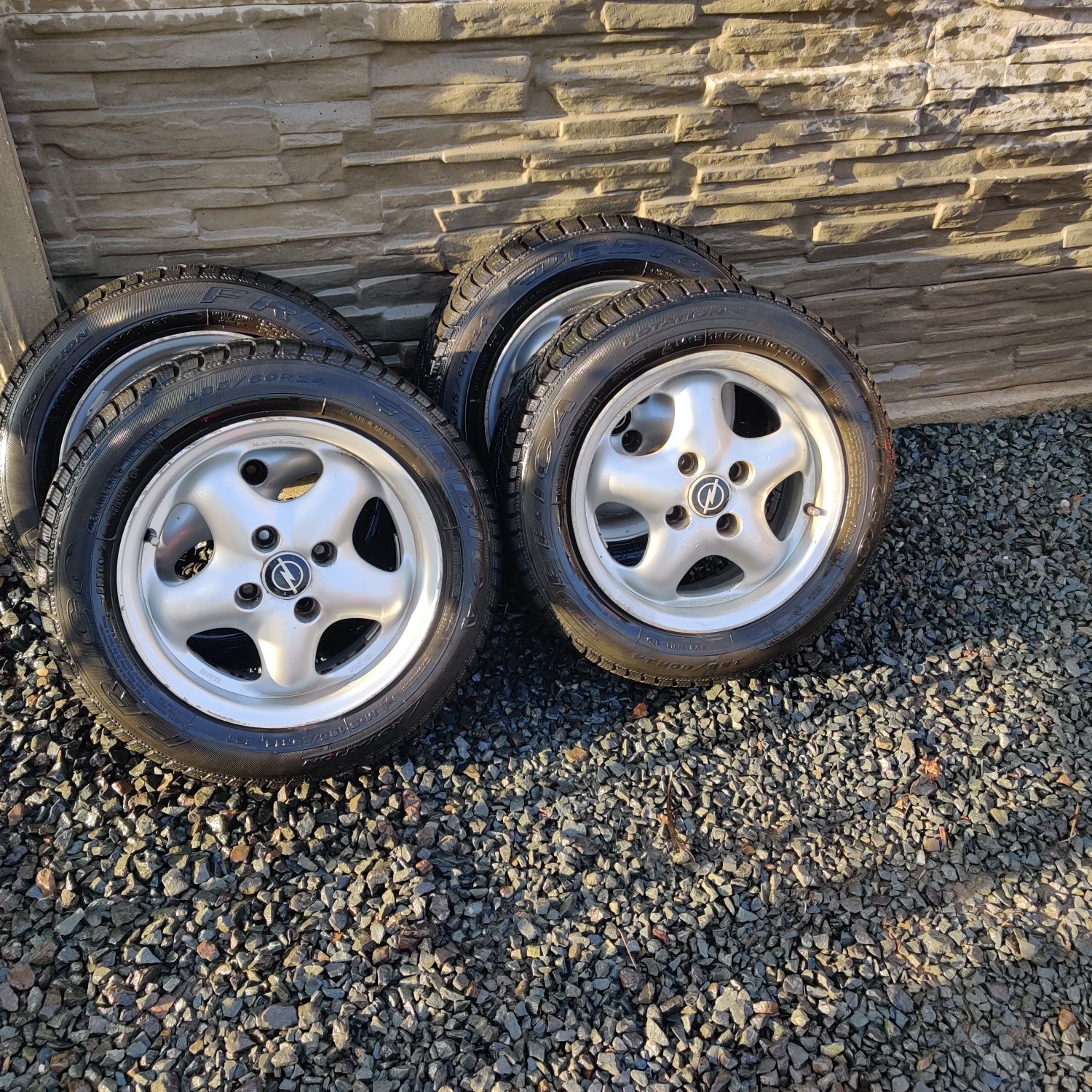 Jante aliaj cu anvelope iarna 185/60 R14