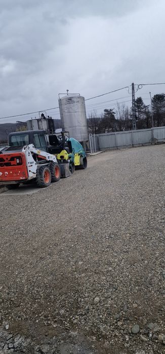 Închiriez cilindru compactor