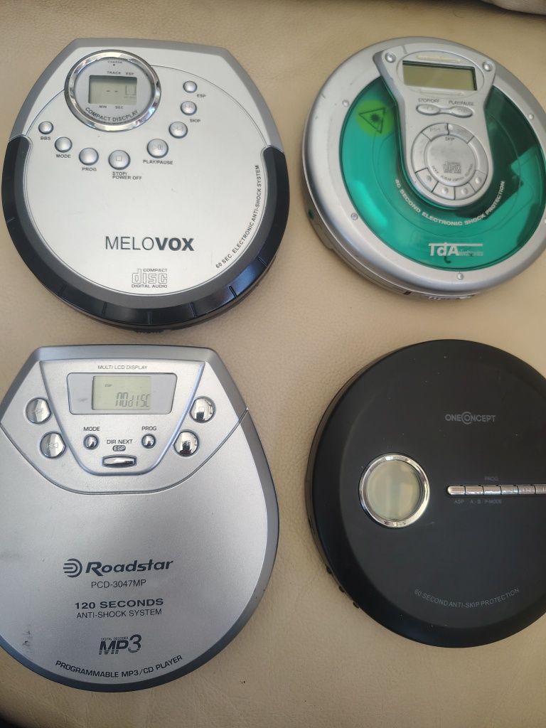 4 cd player portabil
