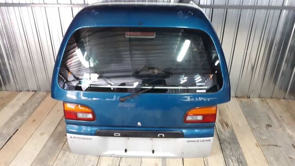 Крышка багажника на мицубиси делику булку Mitsubishi delica
