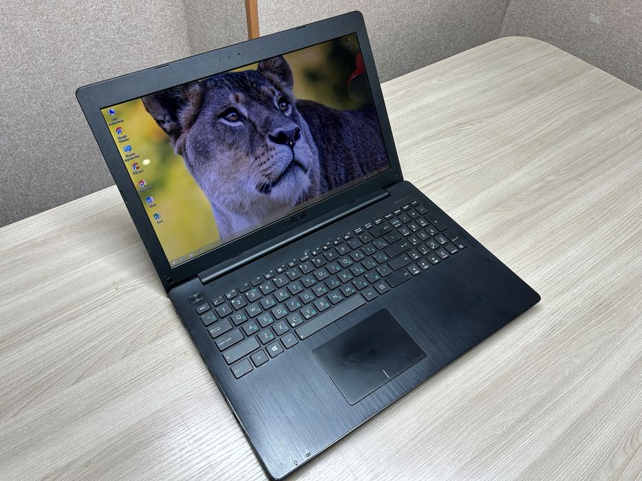Шустрый ноутбук Asus для работы и учебы