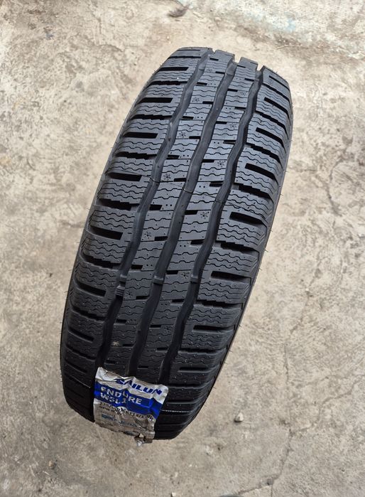 O bucată 225/70 R15C M+S iarnă - una Semperit Sailun Kumho