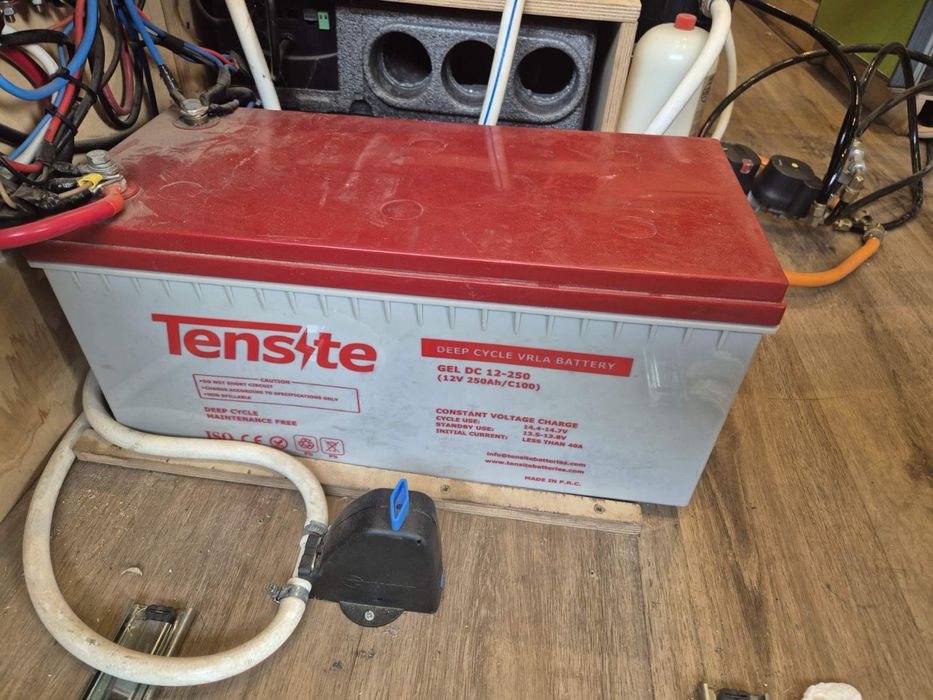 Акумолатор гелов