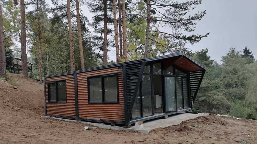 Casa, garaje auto pe structura metalica si panou sandwich termoizolant