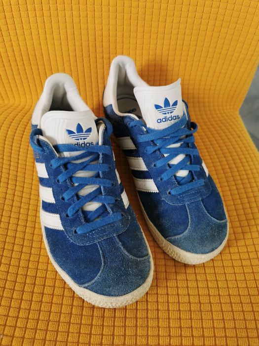 Adidași Gazelle Adidas marimea 33
