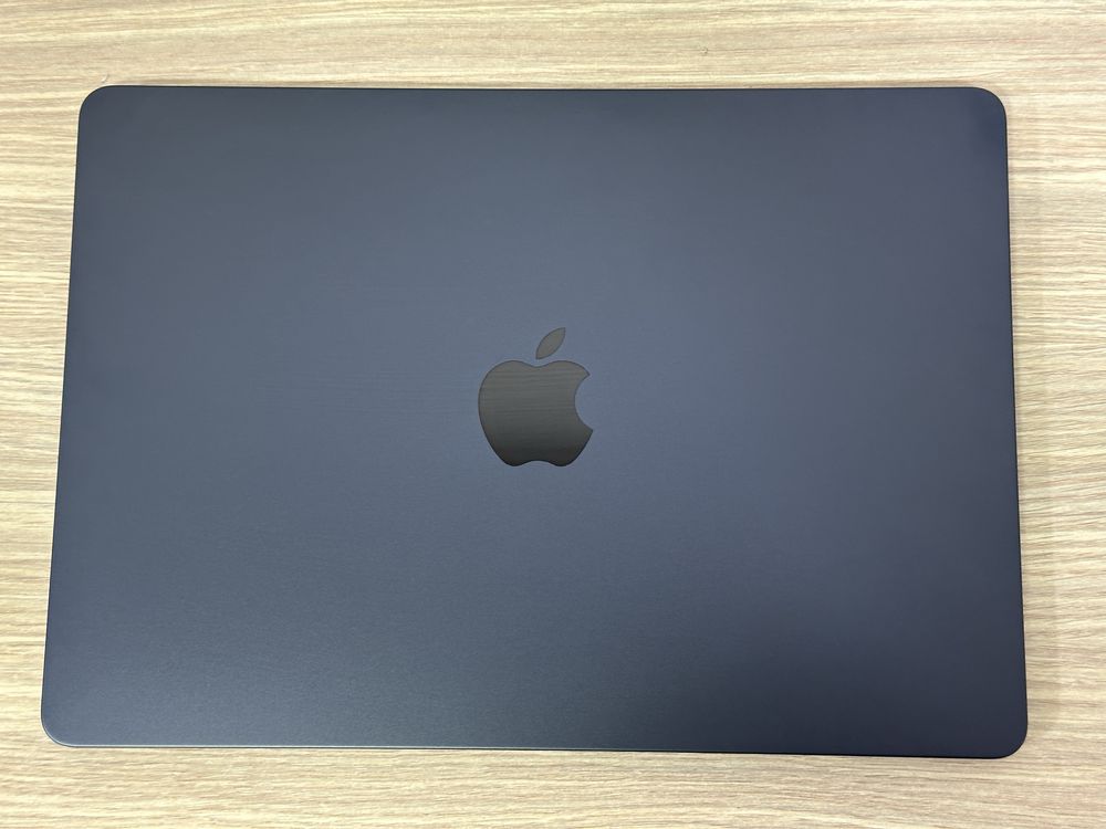 Macbook air m2 ozu 24gb ssd 1tb korobka document original