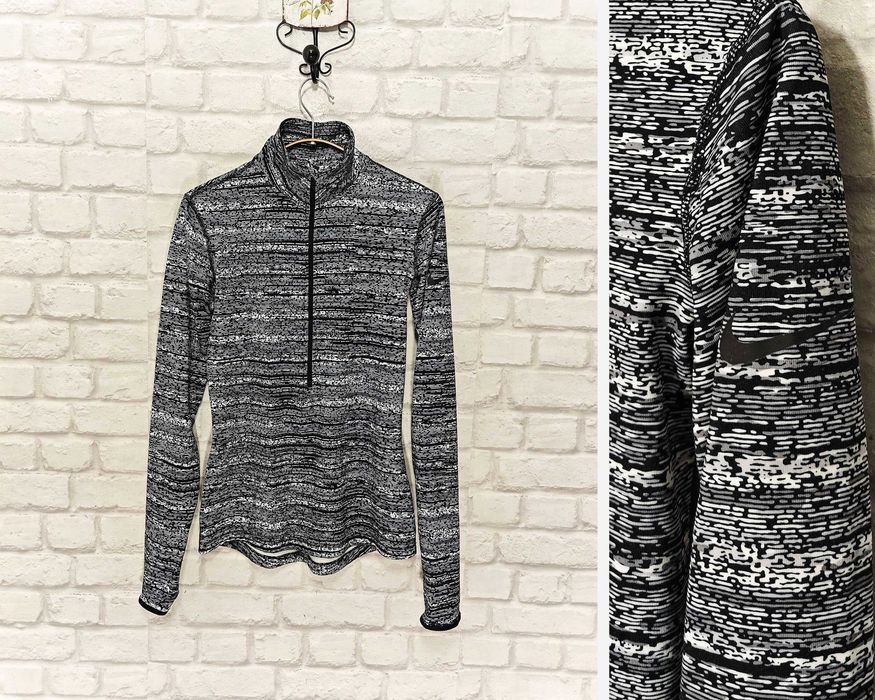 NIKE Pro  Оригинална дамска фланелка за фитнес /  бягане размер S