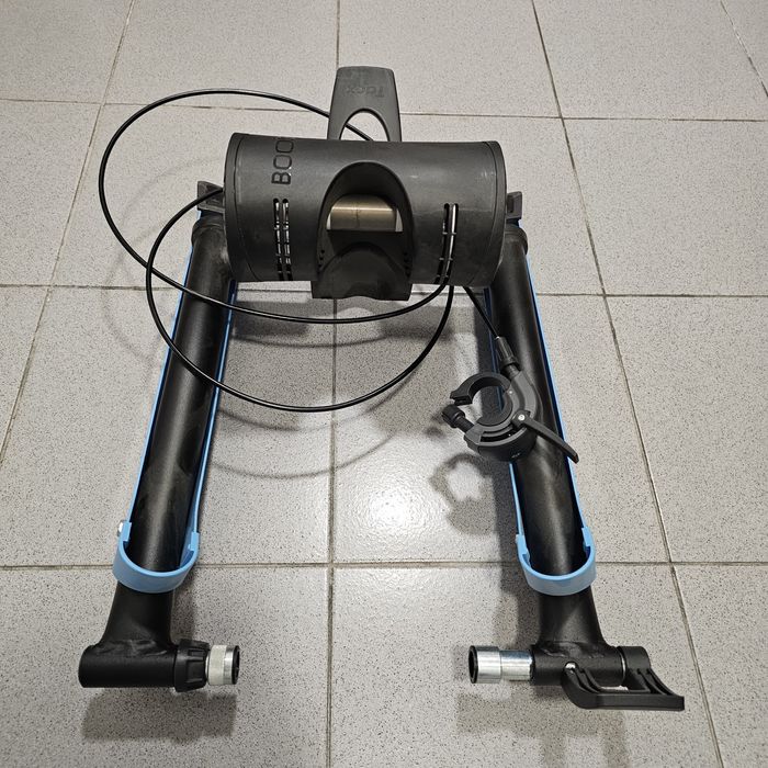 Garmin Tacx Boost Bundle - home trainer pentru antrenamente indoor