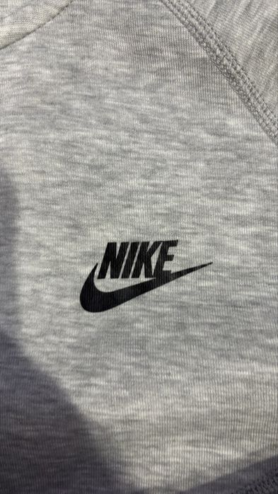 Nike tech fleece сиво горнище