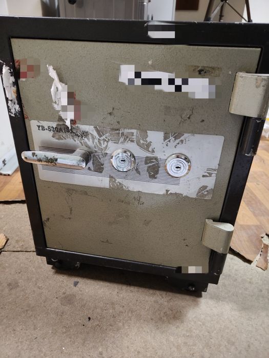 Сейф (без ключа)