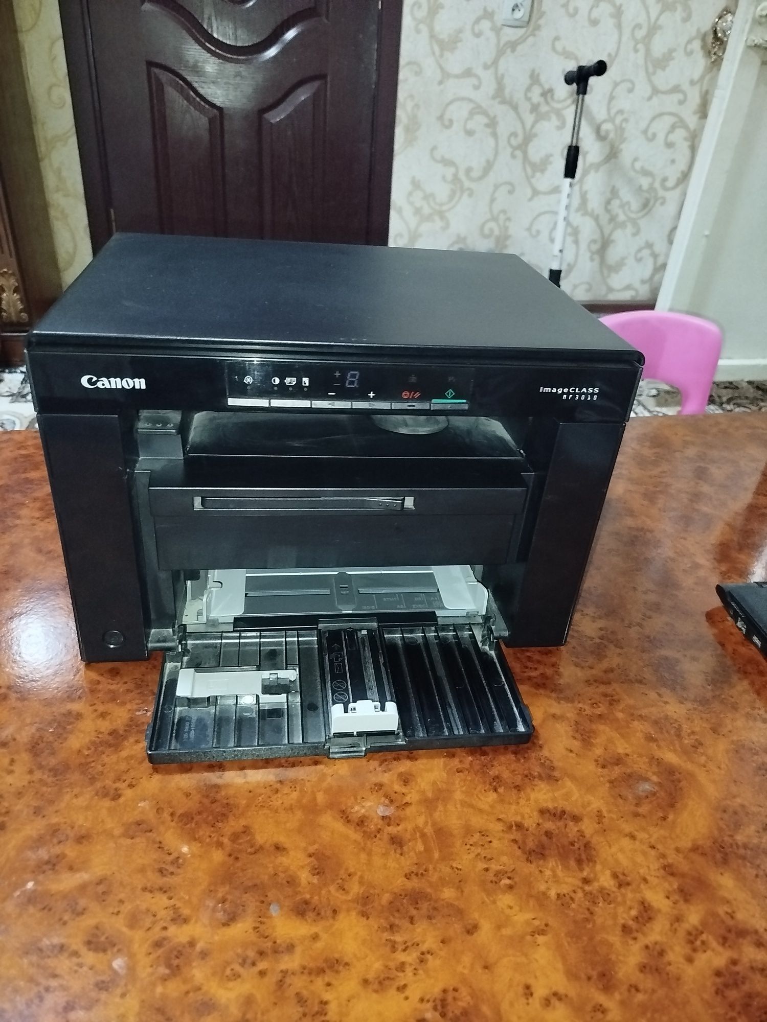 Printer sotiladi yaxshi xolatda ofisda tur