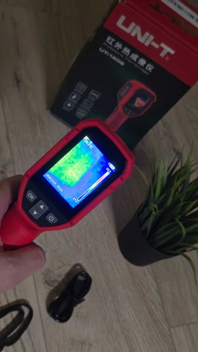 Camera cu termoviziune UNI-T UTi120S, detectare si inspectie scurgeri