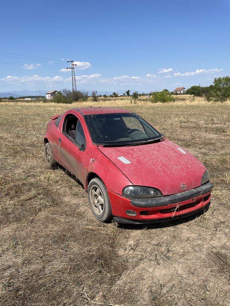 Продавам Опел Тигра САМО НА ЧАСТИ