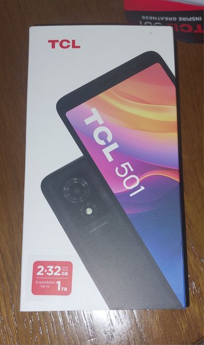 Vânt telefont TCL 501