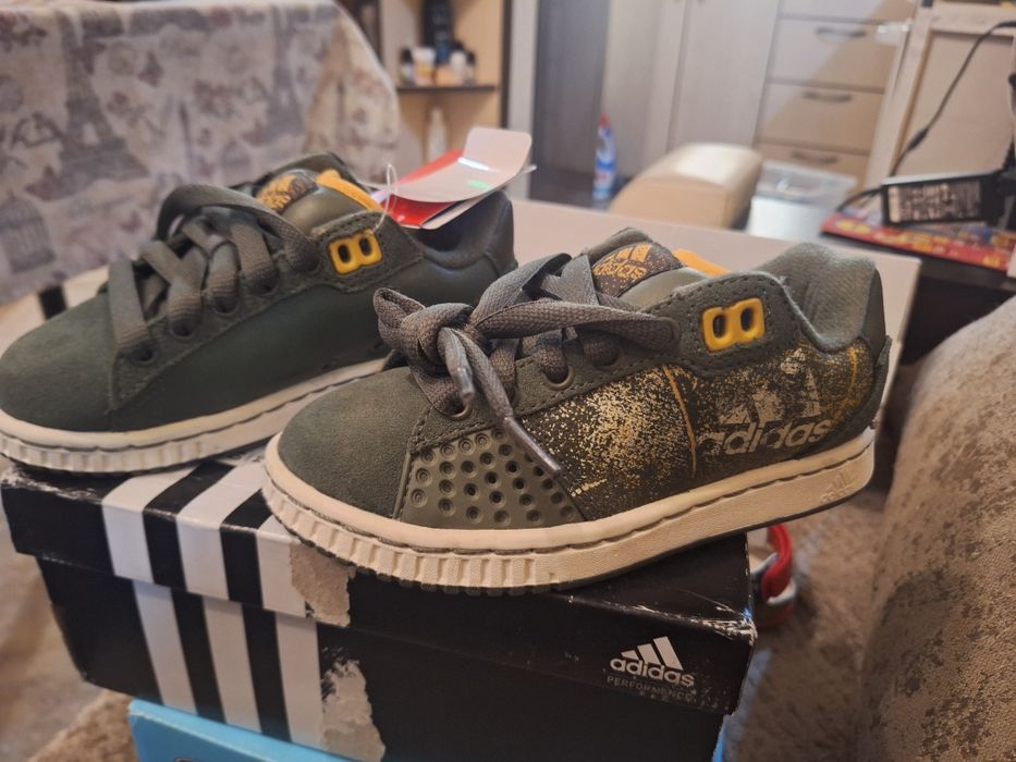Маратонки Adidas 29 номер