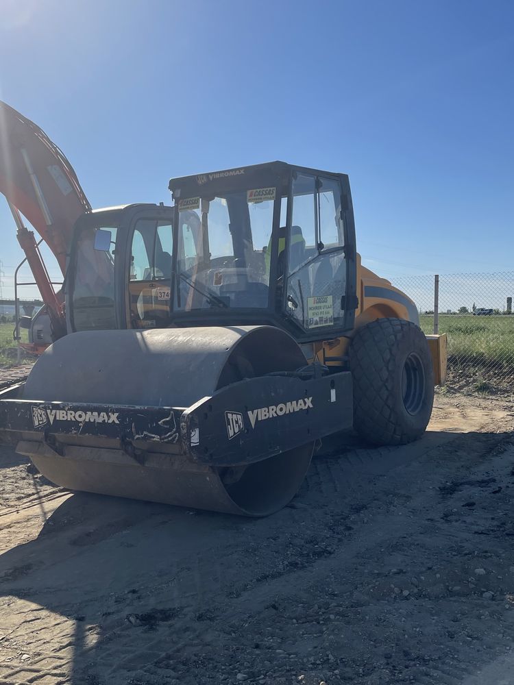 Inchiriez Cilindru Compactor JCB