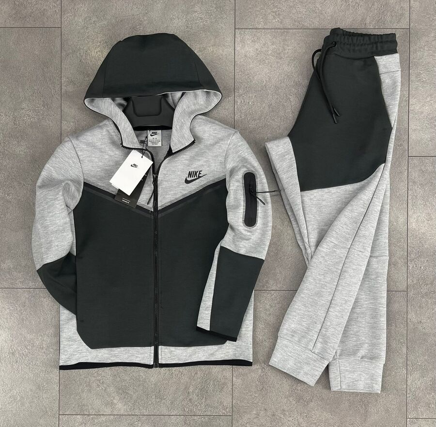 Детски екипи Nike Tech Fleece в 12 цвята 10г до 15г