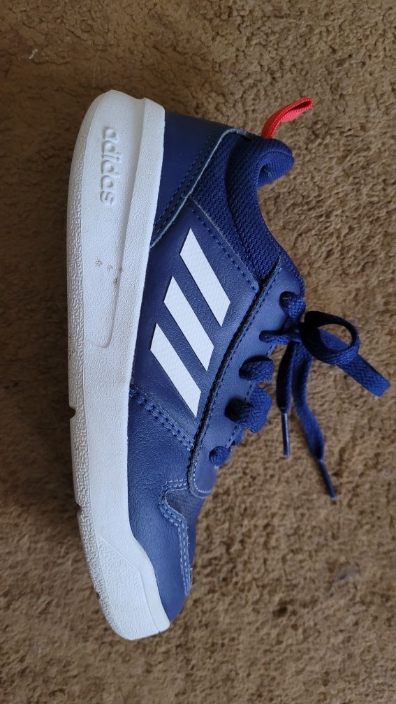 Adidași albastrii Adidas numărul 29