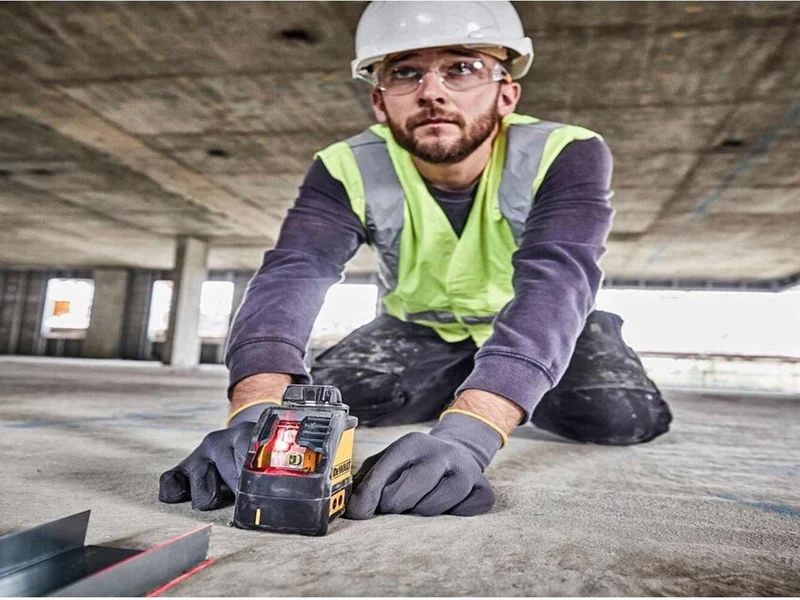 Лазерен Нивелир DeWALT DW088K + Статив