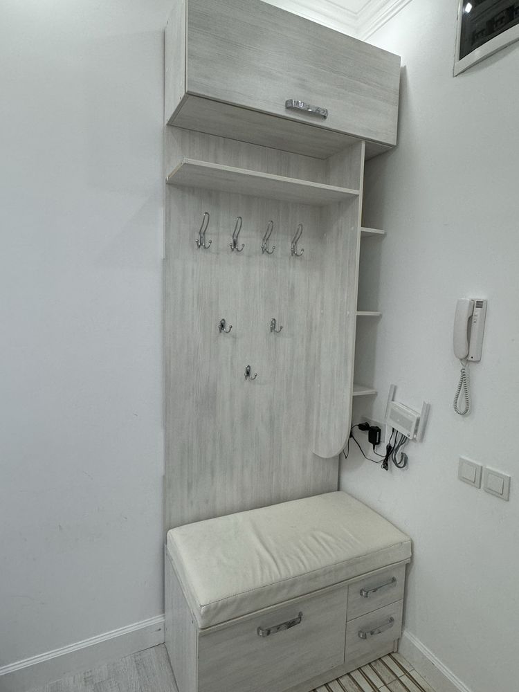 Продам шкаф для прихожей