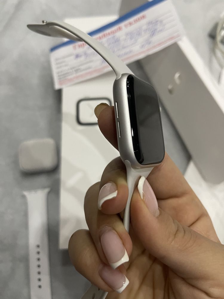 Часы Apple Watch 4s 44 mm