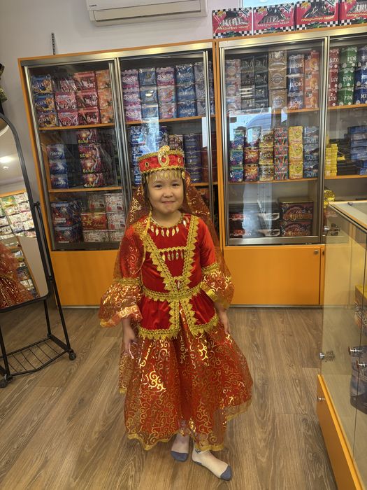 Продается Азербайджанское платье на 7 лет девочке