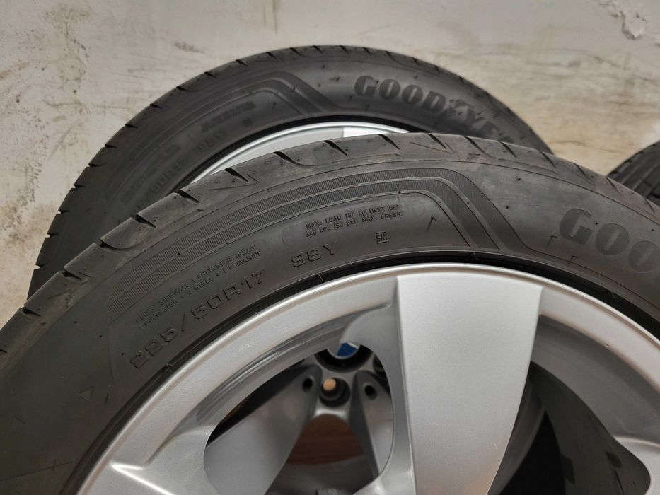 Bmw 17" 5x120 с гуми 225/50/17 оригинални джанти