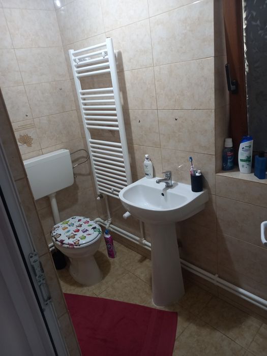 Vând/ schimb cu apartament casa